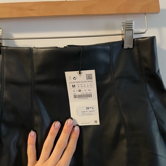 Zara Faux Leather Skirt - Picture 2 of 5